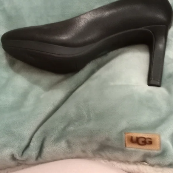 Clarks Collections Women's Black Leather High Heels Soft Cushion - Picture 11 of 11